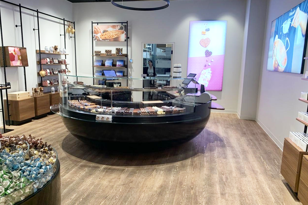 Chocolate Display Cabinets 03